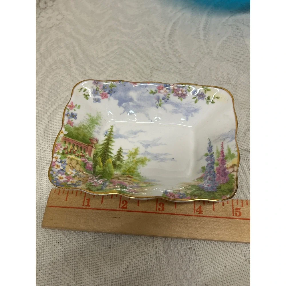 Royal Albert Kentish Rockery Bone China Trinket Dish England‎ Queen Mary Applied